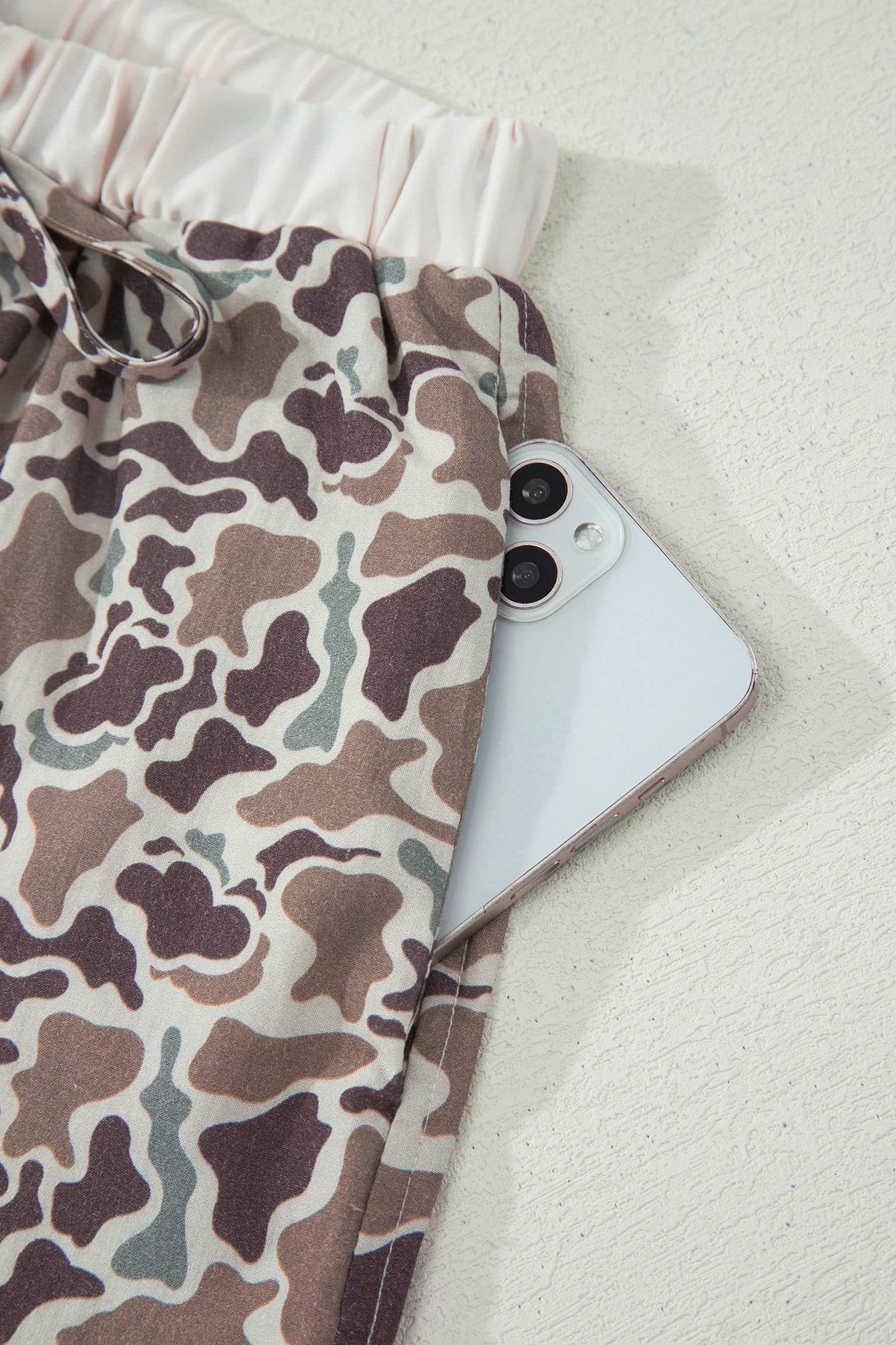 66 Camo Print Ruffle Hem Drawstring Shorts (S-XL)